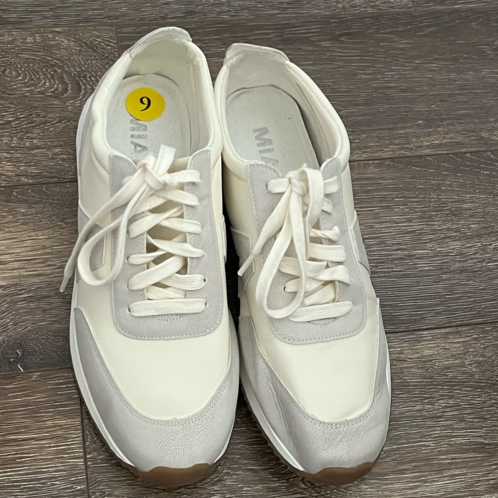 MIA Gray Athletic Shoes for Women - Picture 3 of 6